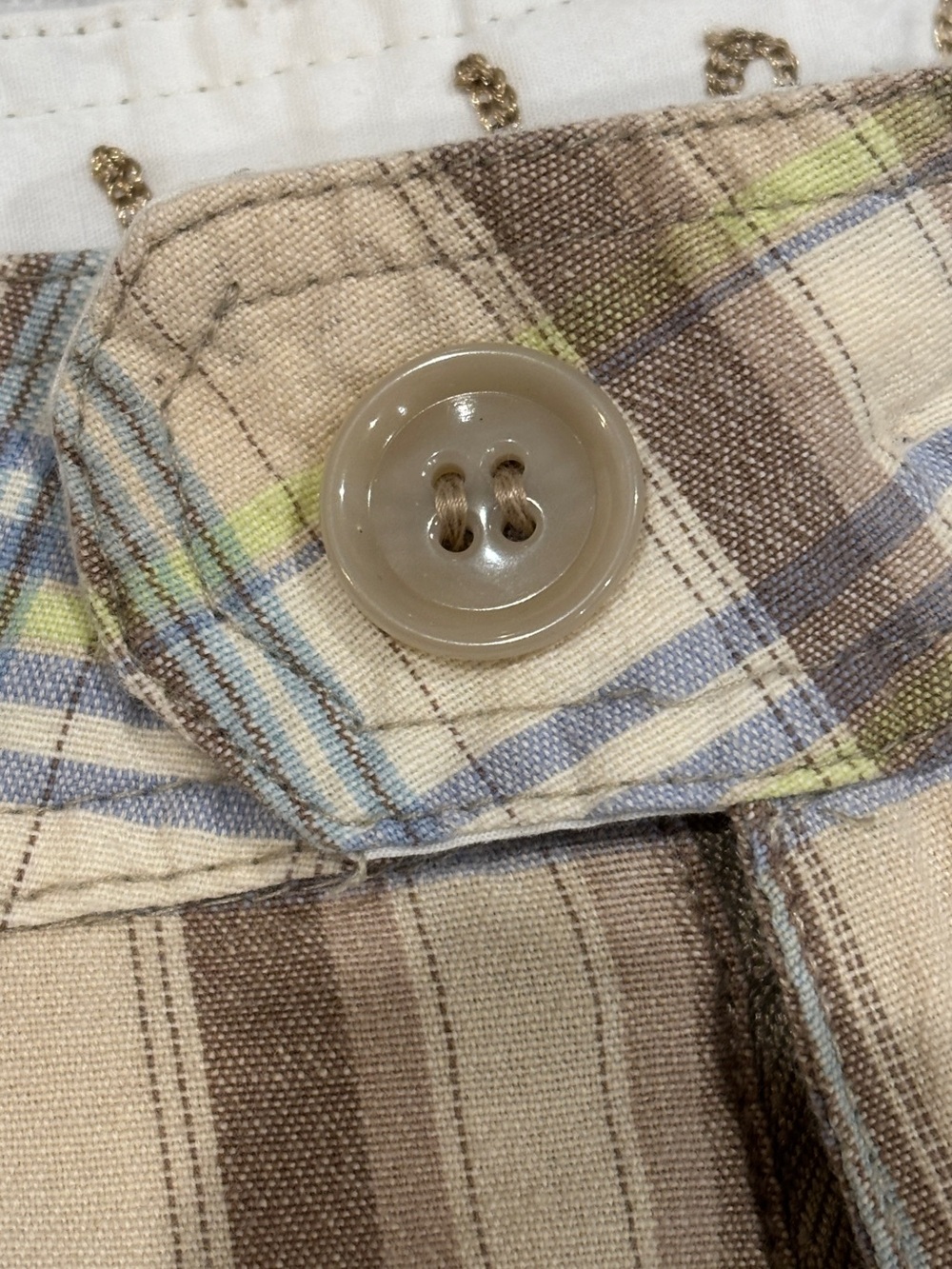 Junior's Plaid Bermuda Shorts — Size 11 - Picture 7 of 8